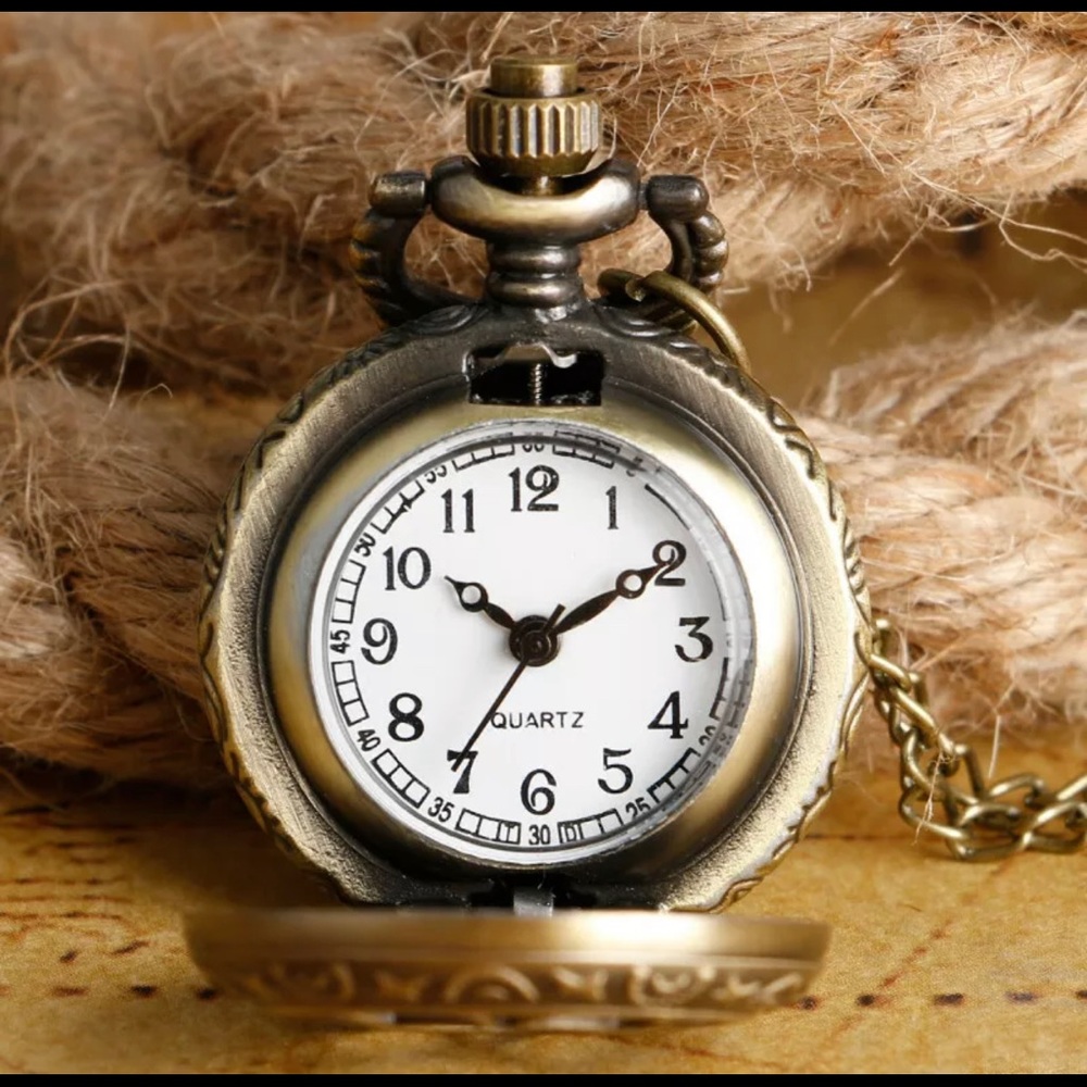 Vintage Alice in Wonderland Pocket Watch Necklace - Picture 10 of 14